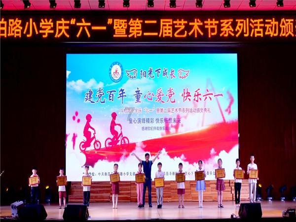 出道27年没拍过一部烂片，陈道明尊重他，张嘉译亲口说演技不如他